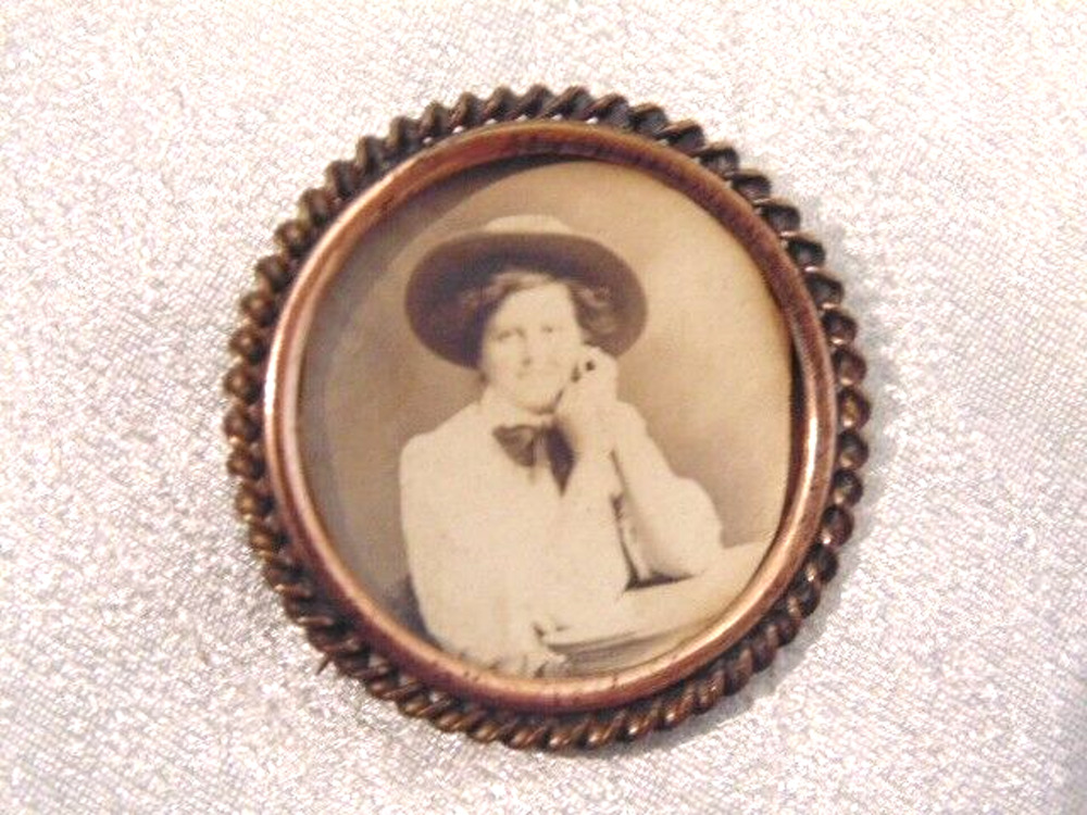 Antique Cowgirl Brooch Mini Photo Pin Round Braided Rose Gold Plated Frame